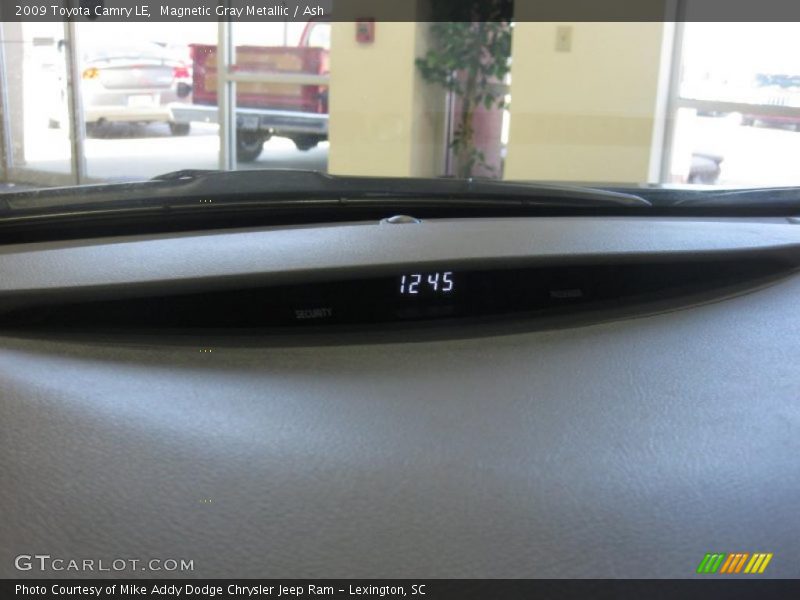 Magnetic Gray Metallic / Ash 2009 Toyota Camry LE