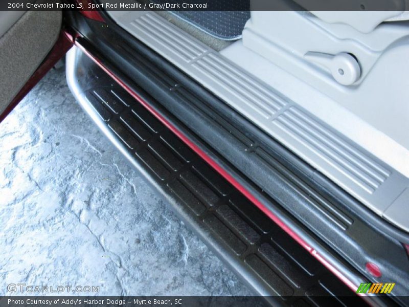Sport Red Metallic / Gray/Dark Charcoal 2004 Chevrolet Tahoe LS