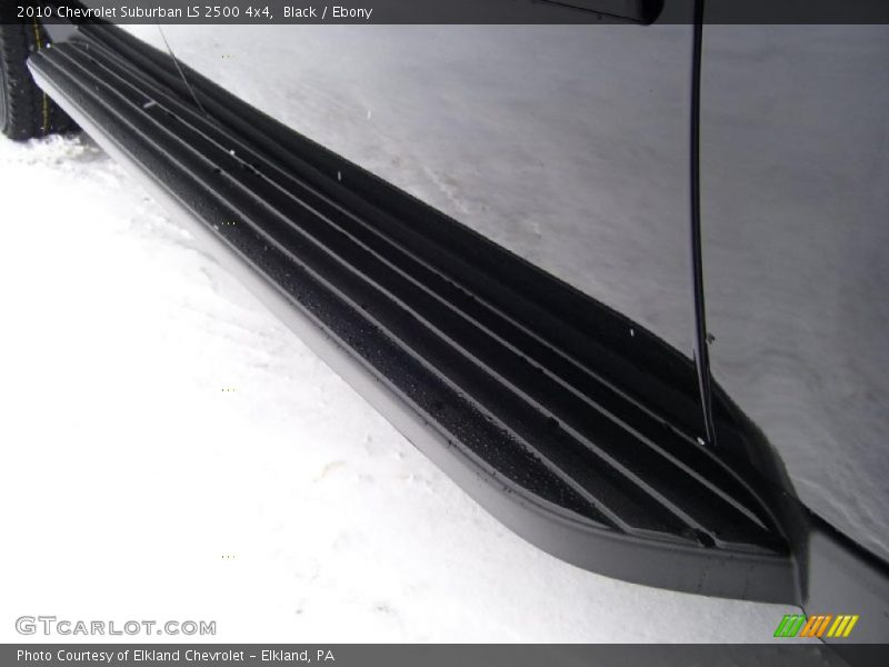 Black / Ebony 2010 Chevrolet Suburban LS 2500 4x4