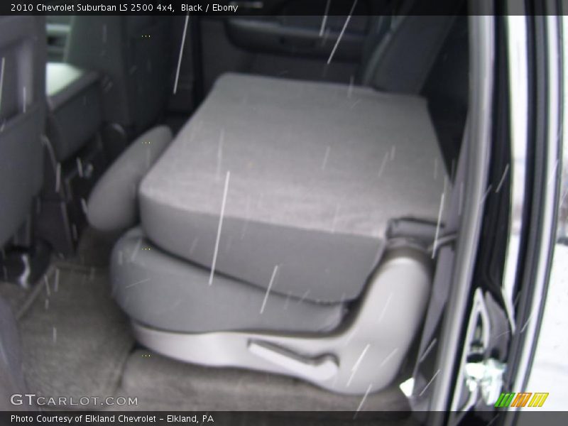 Black / Ebony 2010 Chevrolet Suburban LS 2500 4x4