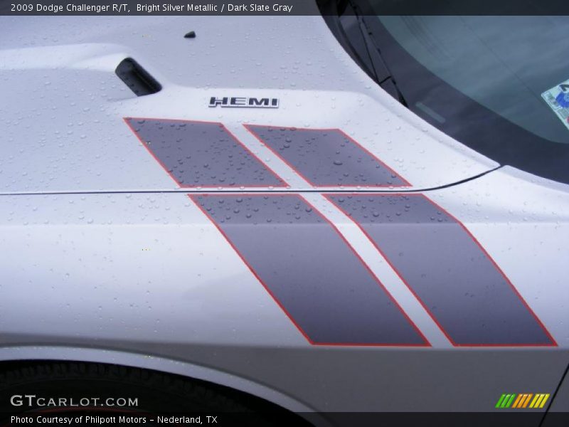 Bright Silver Metallic / Dark Slate Gray 2009 Dodge Challenger R/T