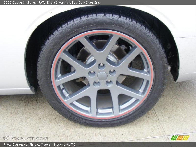 Bright Silver Metallic / Dark Slate Gray 2009 Dodge Challenger R/T