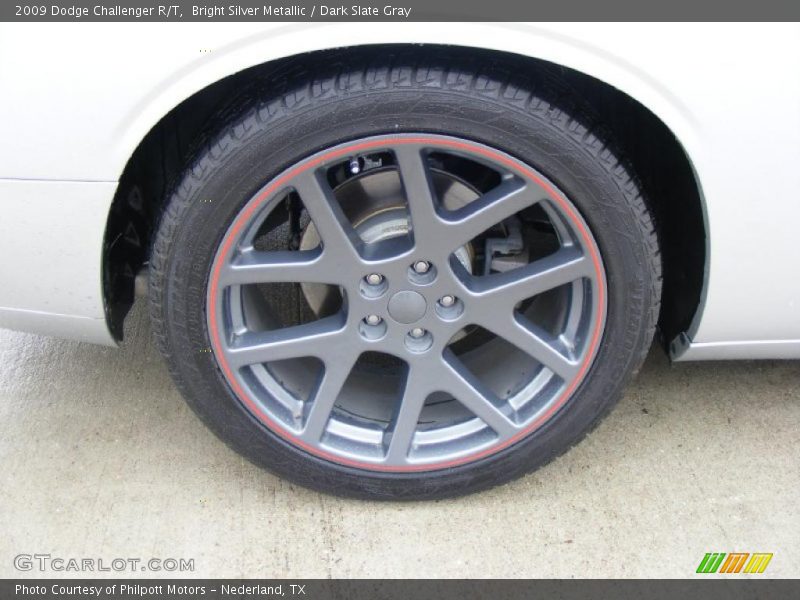 Bright Silver Metallic / Dark Slate Gray 2009 Dodge Challenger R/T