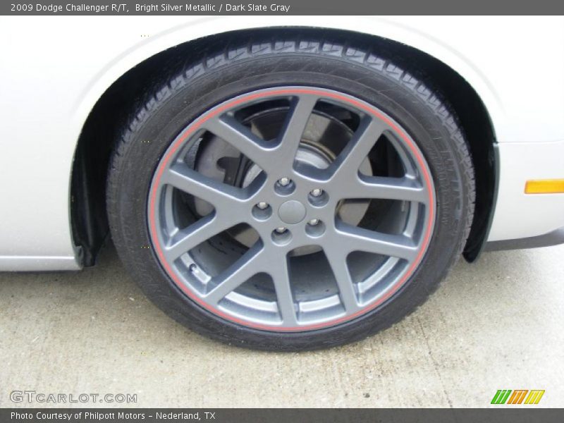 Bright Silver Metallic / Dark Slate Gray 2009 Dodge Challenger R/T