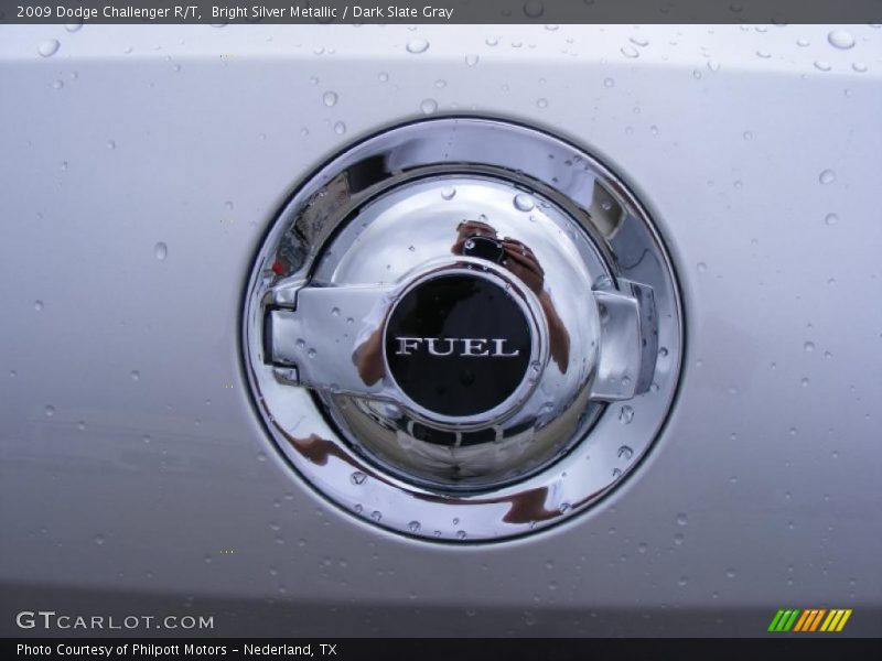 Bright Silver Metallic / Dark Slate Gray 2009 Dodge Challenger R/T