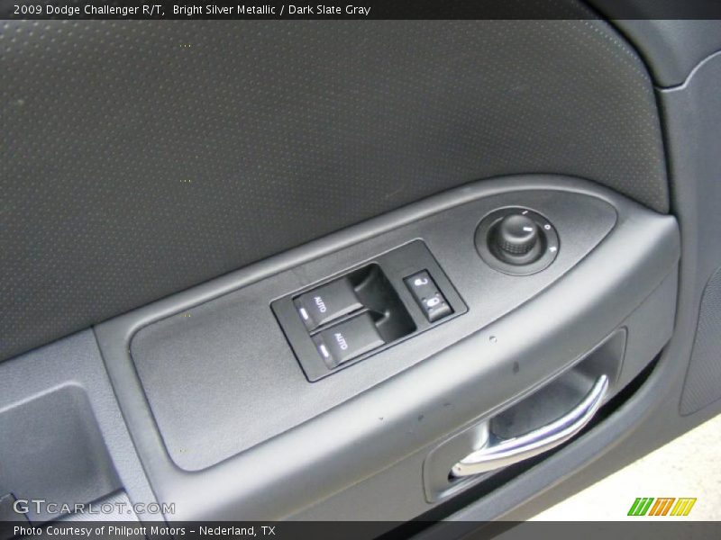 Bright Silver Metallic / Dark Slate Gray 2009 Dodge Challenger R/T