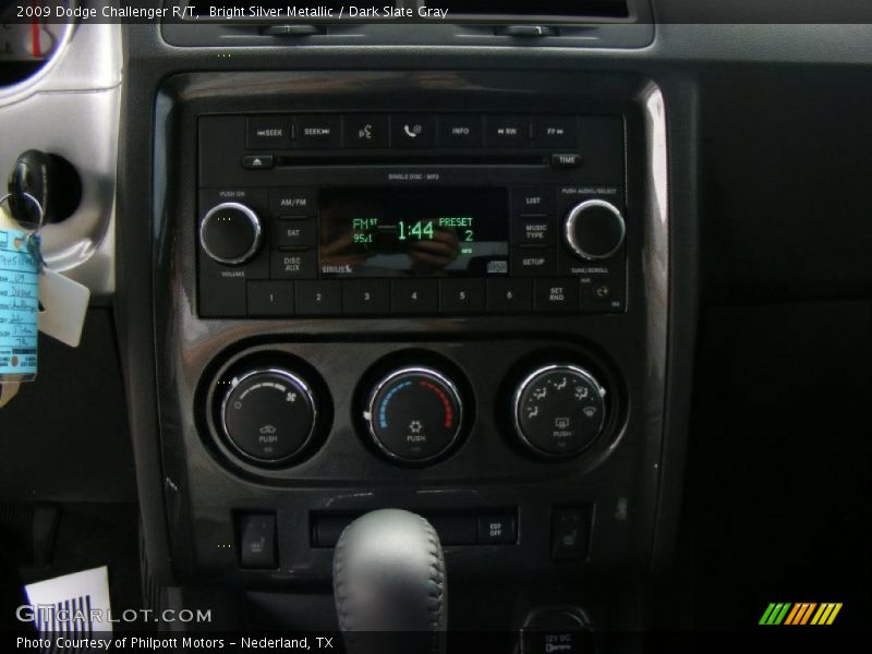 Bright Silver Metallic / Dark Slate Gray 2009 Dodge Challenger R/T