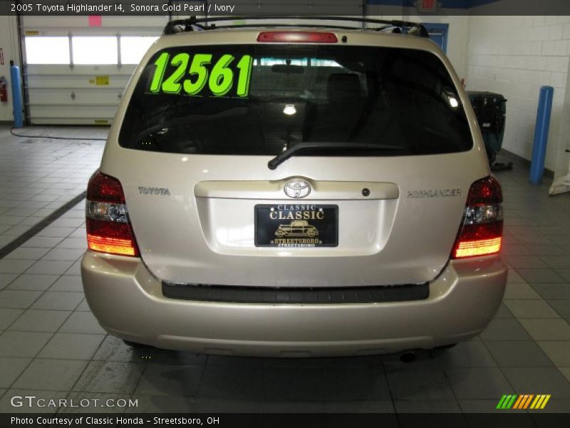 Sonora Gold Pearl / Ivory 2005 Toyota Highlander I4