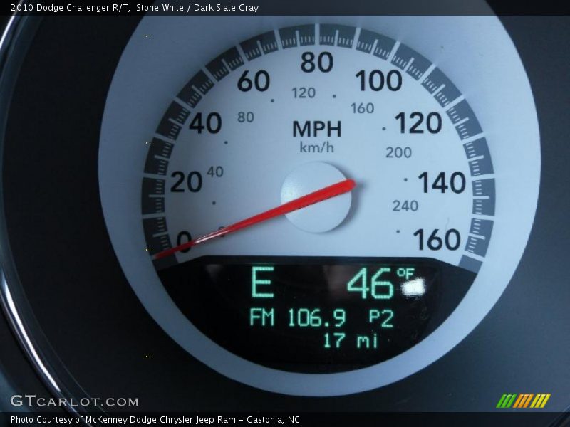 Stone White / Dark Slate Gray 2010 Dodge Challenger R/T