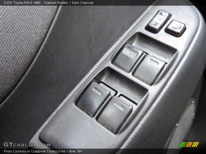 Titanium Metallic / Dark Charcoal 2005 Toyota RAV4 4WD
