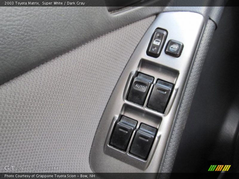 Super White / Dark Gray 2003 Toyota Matrix