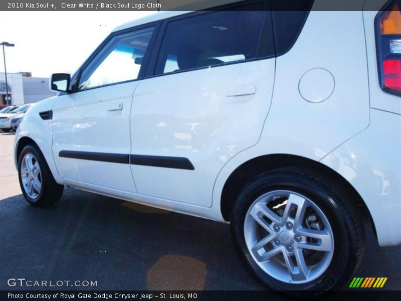 Clear White / Black Soul Logo Cloth 2010 Kia Soul +