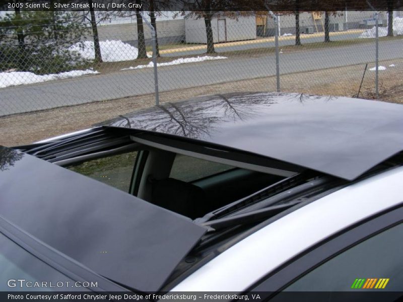 Silver Streak Mica / Dark Gray 2005 Scion tC