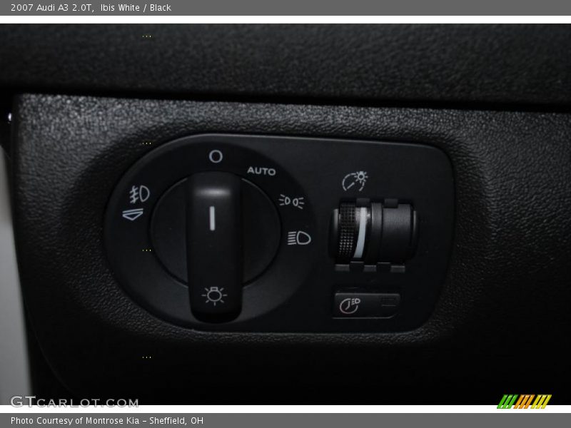 Ibis White / Black 2007 Audi A3 2.0T