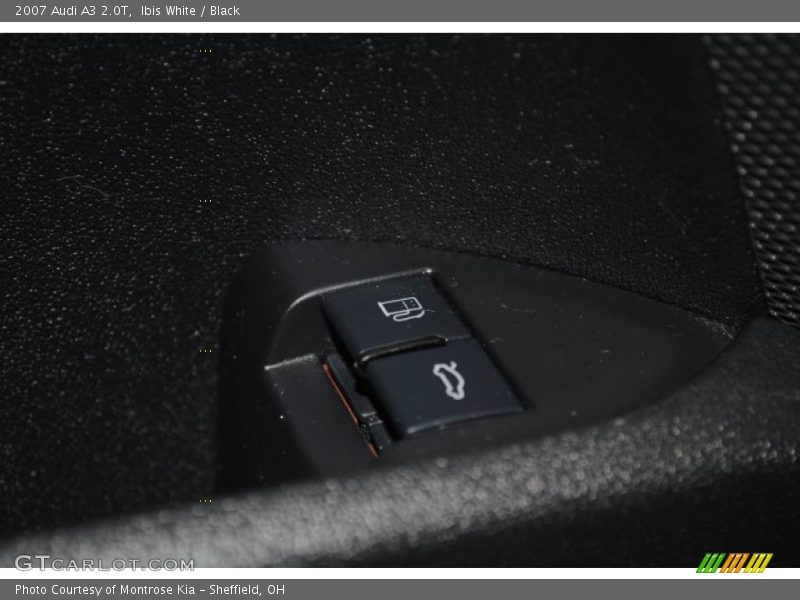 Ibis White / Black 2007 Audi A3 2.0T