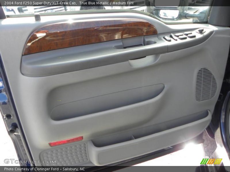 True Blue Metallic / Medium Flint 2004 Ford F250 Super Duty XLT Crew Cab