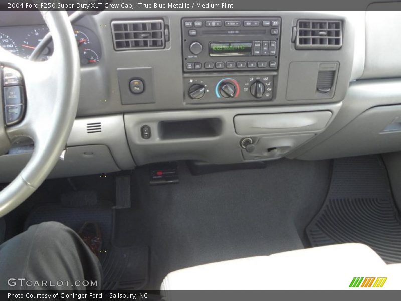 True Blue Metallic / Medium Flint 2004 Ford F250 Super Duty XLT Crew Cab