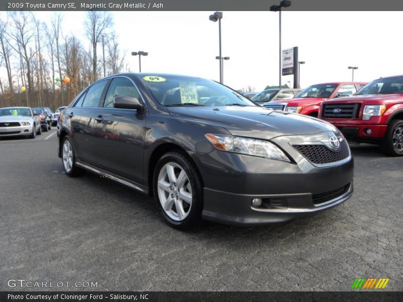 Magnetic Gray Metallic / Ash 2009 Toyota Camry SE