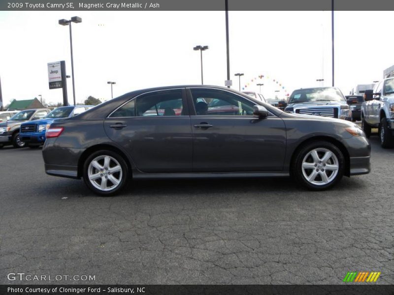 Magnetic Gray Metallic / Ash 2009 Toyota Camry SE