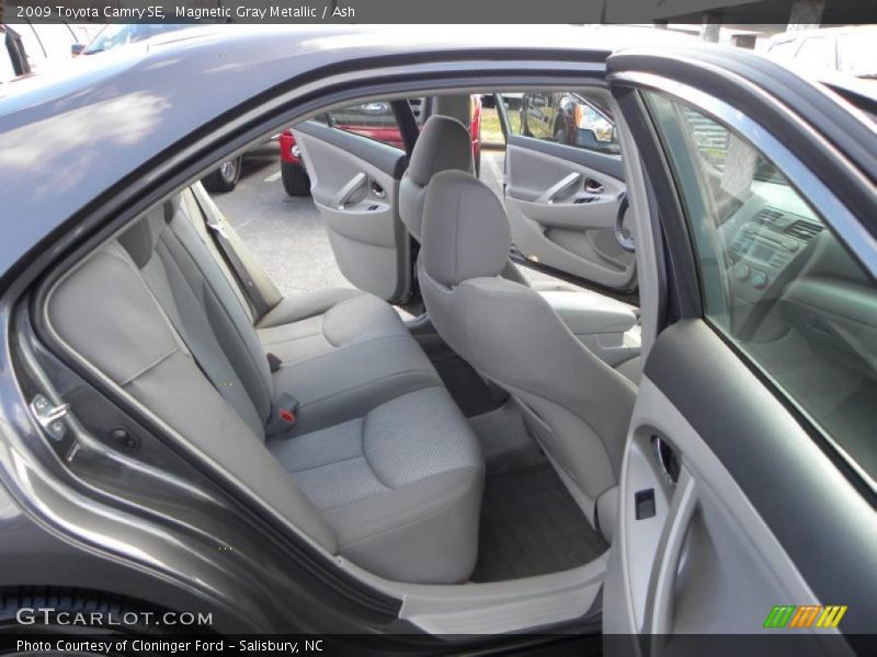 Magnetic Gray Metallic / Ash 2009 Toyota Camry SE