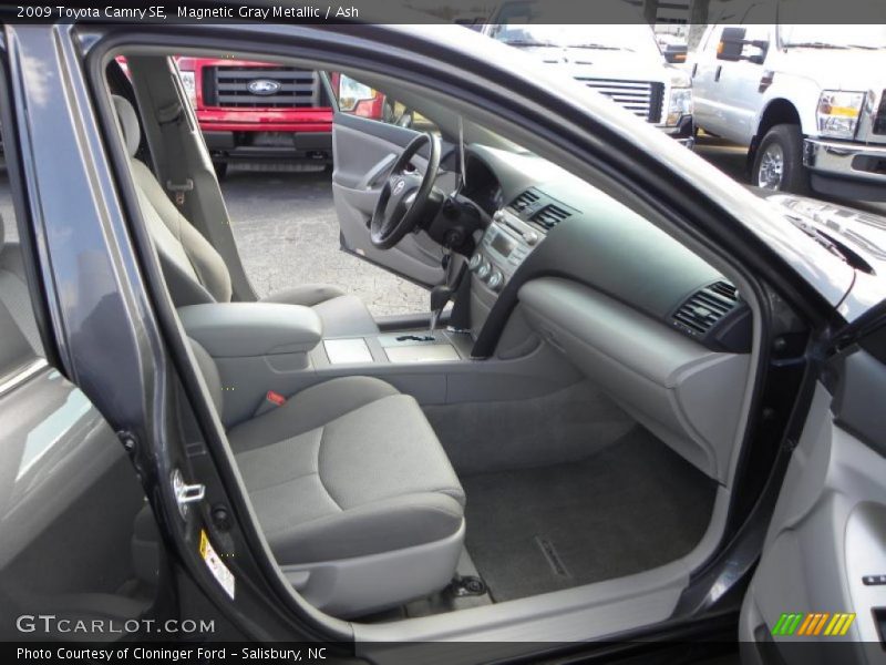 Magnetic Gray Metallic / Ash 2009 Toyota Camry SE