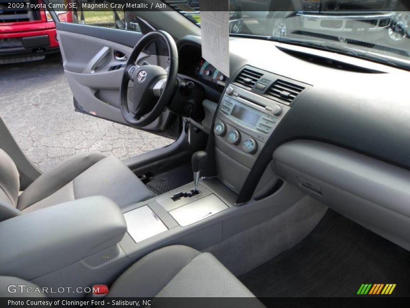 Magnetic Gray Metallic / Ash 2009 Toyota Camry SE