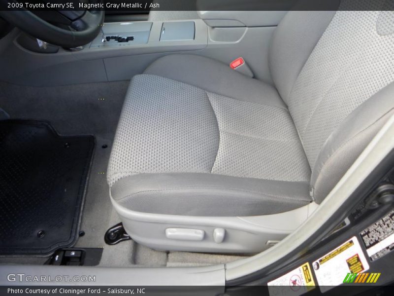 Magnetic Gray Metallic / Ash 2009 Toyota Camry SE