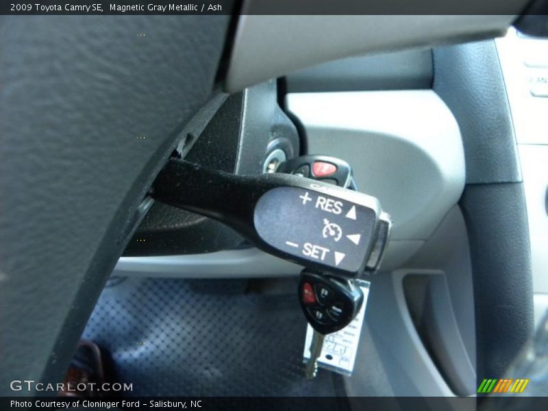 Magnetic Gray Metallic / Ash 2009 Toyota Camry SE