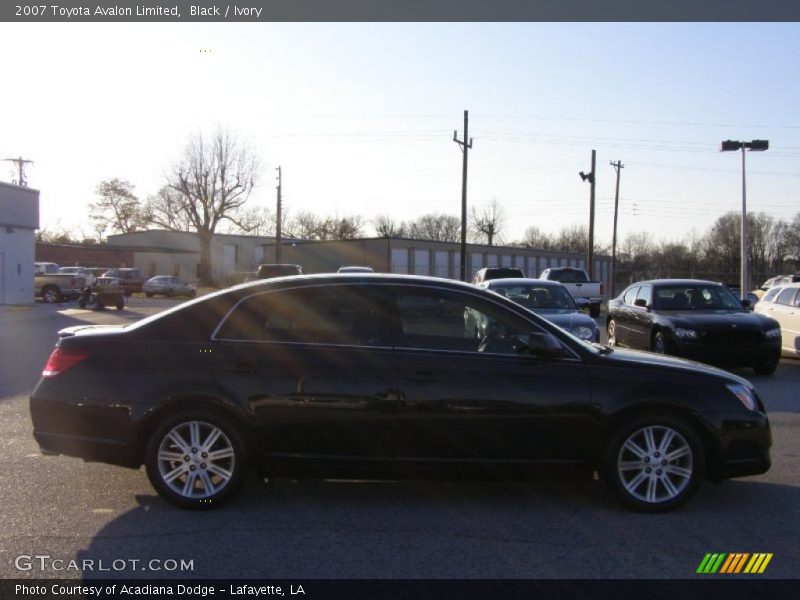 Black / Ivory 2007 Toyota Avalon Limited