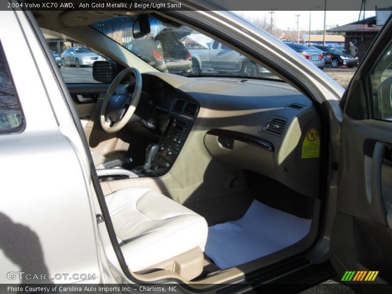 Ash Gold Metallic / Beige/Light Sand 2004 Volvo XC70 AWD
