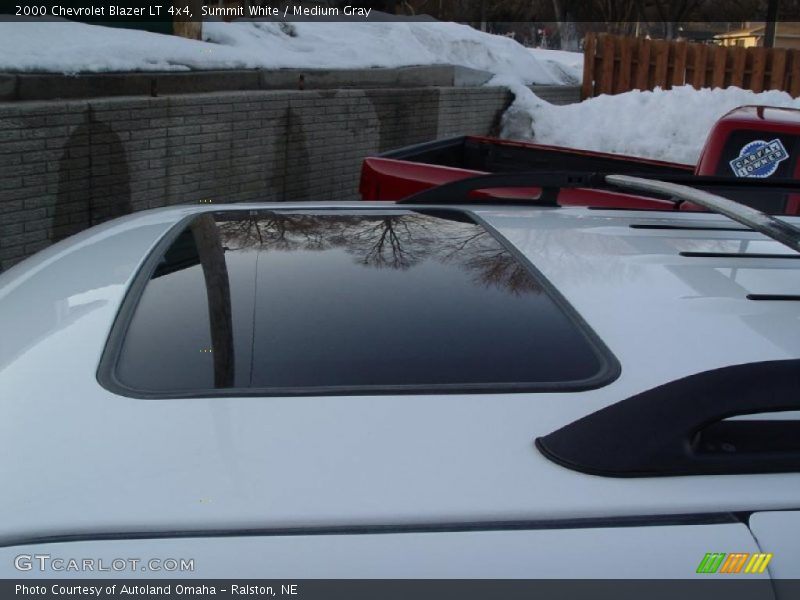 Summit White / Medium Gray 2000 Chevrolet Blazer LT 4x4