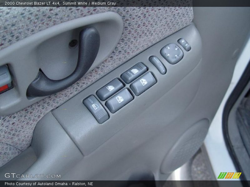 Summit White / Medium Gray 2000 Chevrolet Blazer LT 4x4