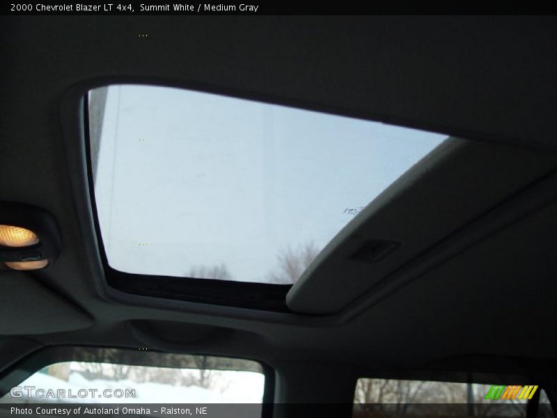 Summit White / Medium Gray 2000 Chevrolet Blazer LT 4x4