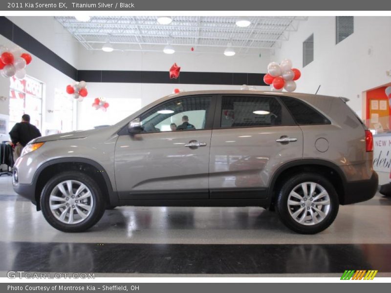 Titanium Silver / Black 2011 Kia Sorento EX
