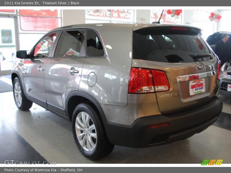 Titanium Silver / Black 2011 Kia Sorento EX