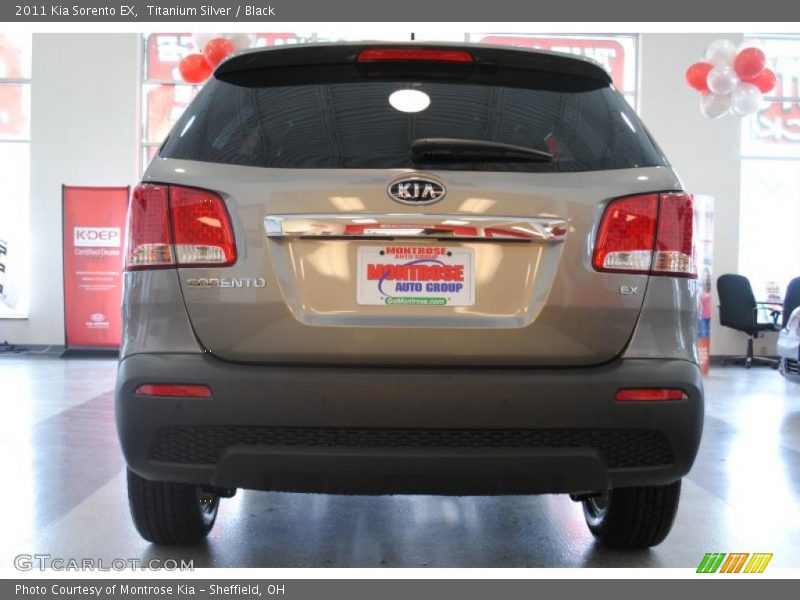 Titanium Silver / Black 2011 Kia Sorento EX