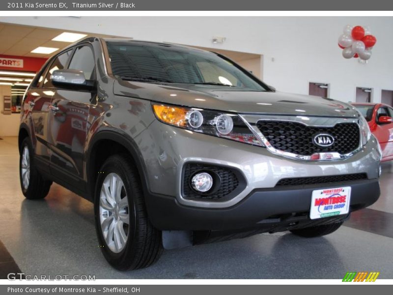 Titanium Silver / Black 2011 Kia Sorento EX