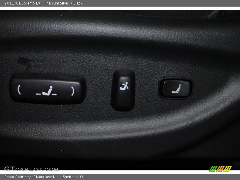 Titanium Silver / Black 2011 Kia Sorento EX