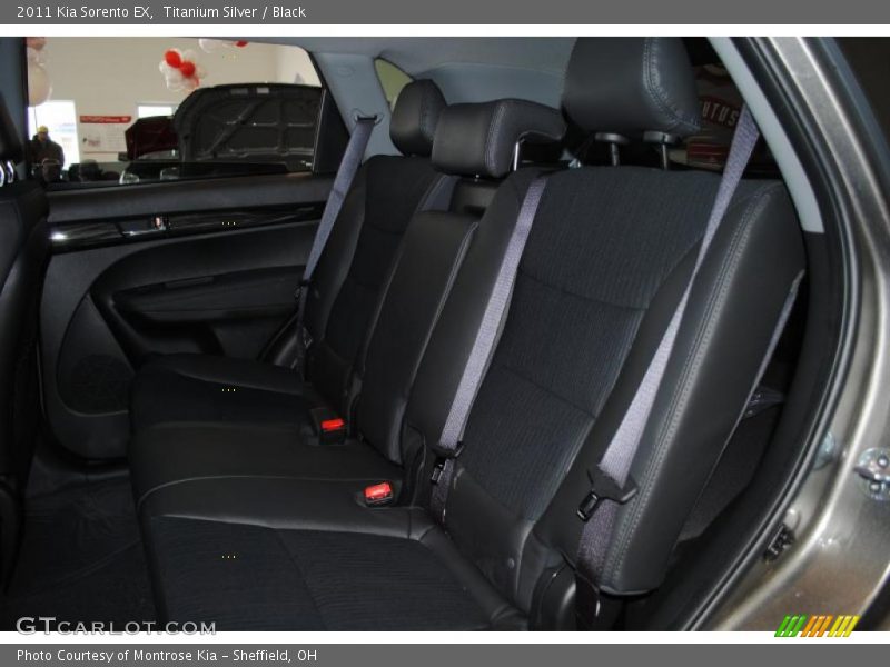 Titanium Silver / Black 2011 Kia Sorento EX