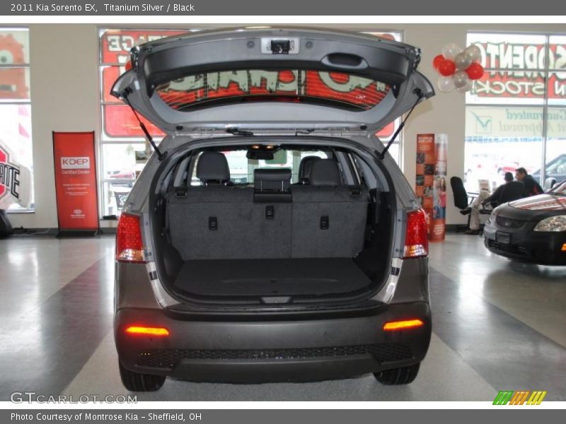 Titanium Silver / Black 2011 Kia Sorento EX