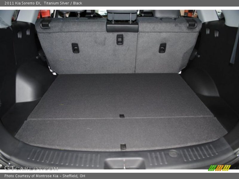 Titanium Silver / Black 2011 Kia Sorento EX