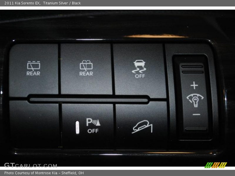 Titanium Silver / Black 2011 Kia Sorento EX