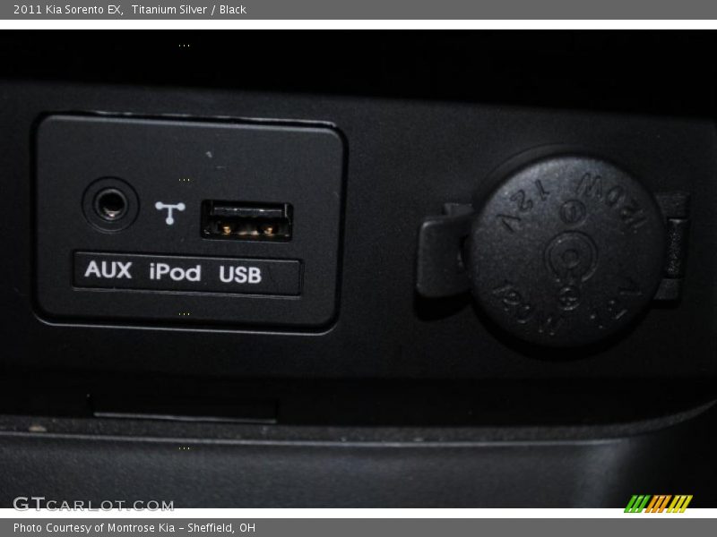 Titanium Silver / Black 2011 Kia Sorento EX