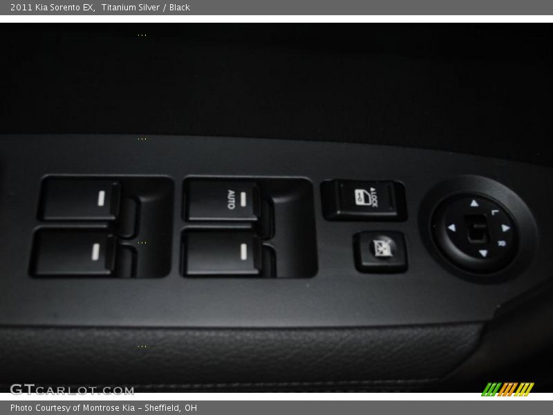 Titanium Silver / Black 2011 Kia Sorento EX