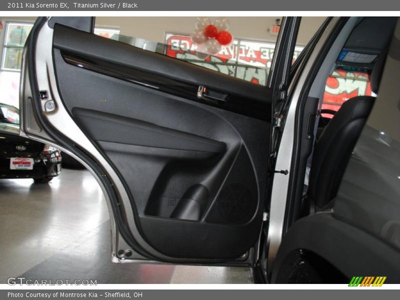 Titanium Silver / Black 2011 Kia Sorento EX