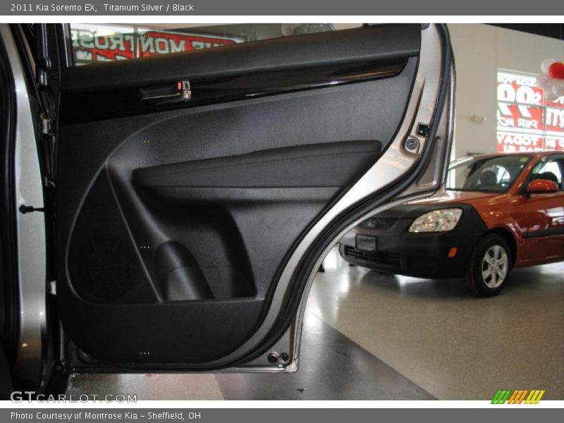 Titanium Silver / Black 2011 Kia Sorento EX