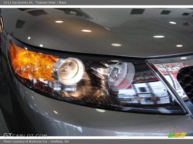 Titanium Silver / Black 2011 Kia Sorento EX