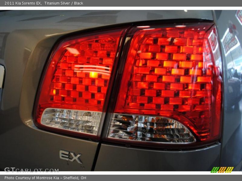 Titanium Silver / Black 2011 Kia Sorento EX