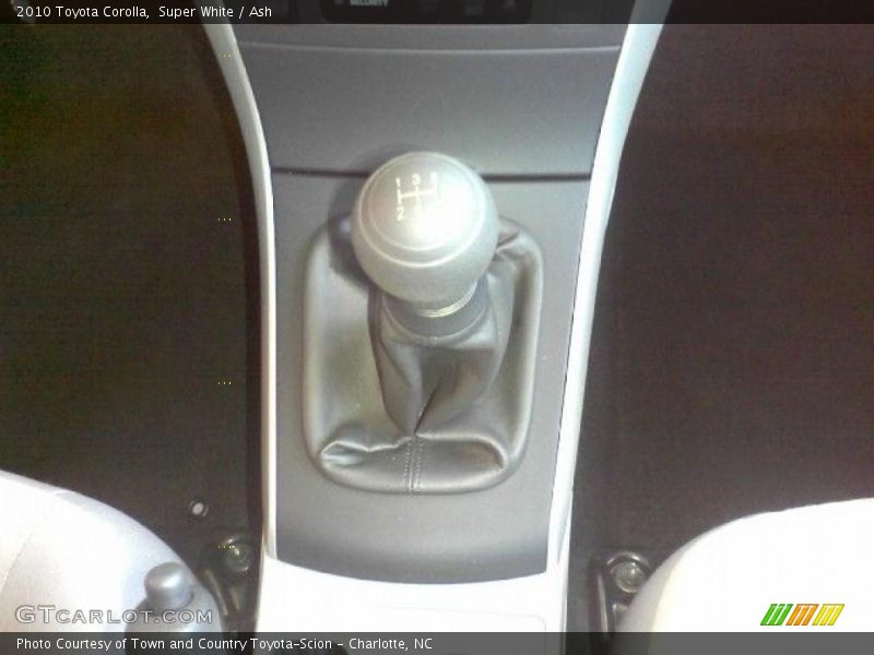 Super White / Ash 2010 Toyota Corolla