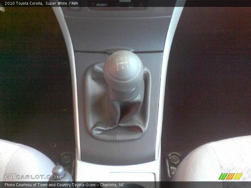 Super White / Ash 2010 Toyota Corolla